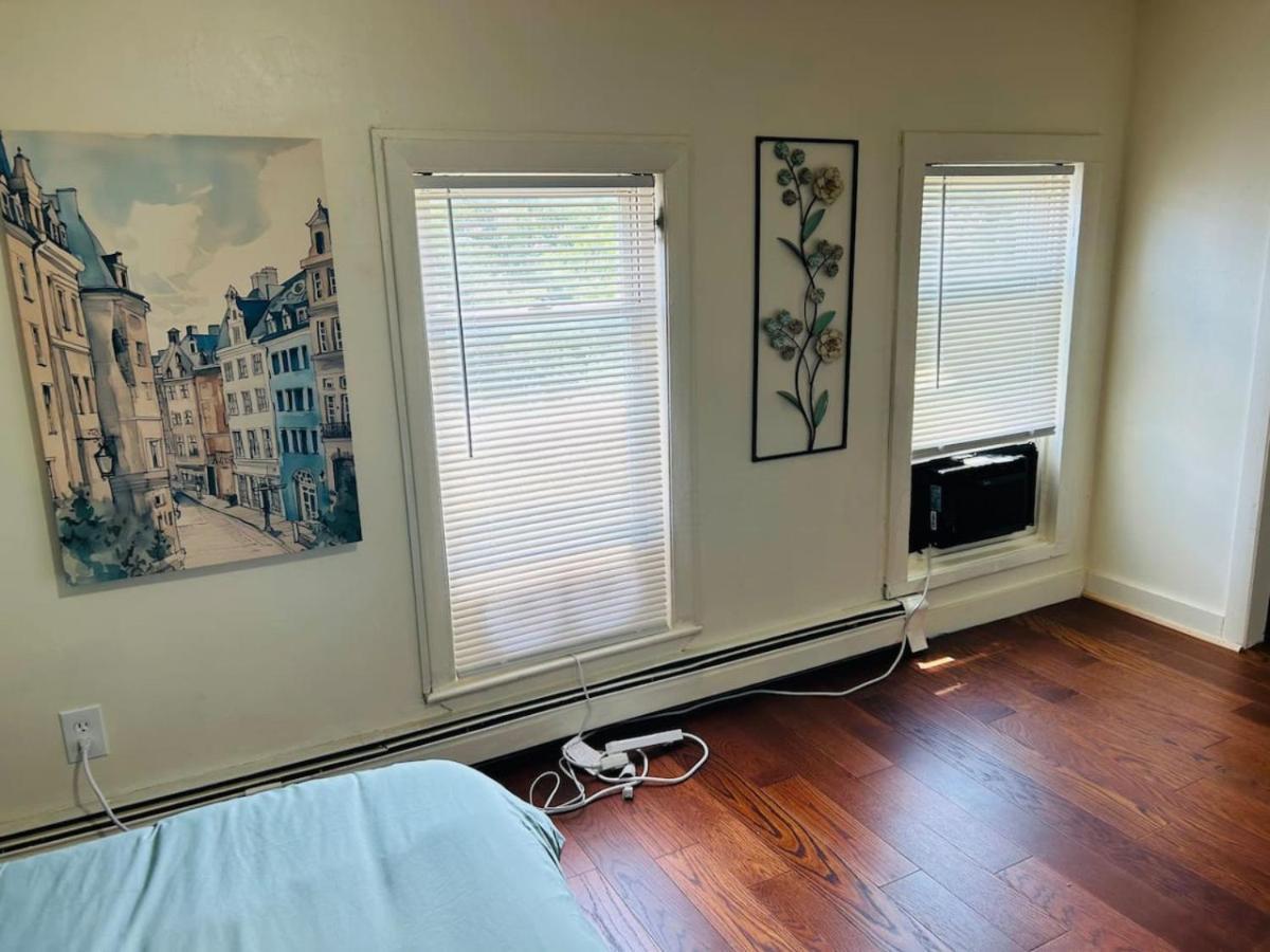 Large Sunny Room Near Whole Foods, Brown University With Shared Bathroom And Kitchen Providence Exterior photo